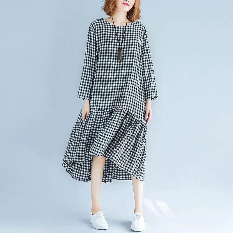 baggy black white Plaid cotton linen maxi dress oversize o neck baggy dresses cotton linen long sleeve dresses Stylish Longline Maxi Dress