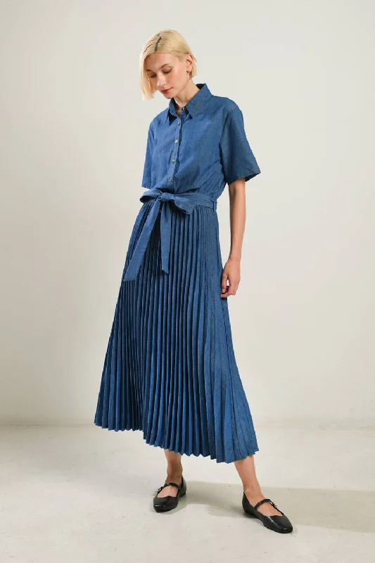 EVERYDAY RADIANCE WOVEN MIDI DRESS Trendy Mock Neck Midi Dress