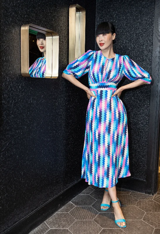 Wave Print Midi Dress Chic Off-Shoulder Midi Dress