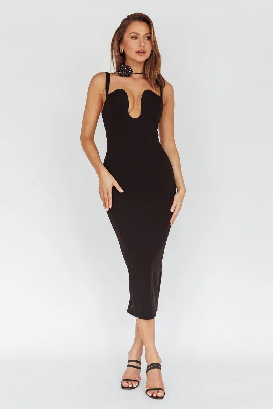 Winter Garden U-Neckline Maxi Dress Black Stylish Off-Shoulder Maxi Dress